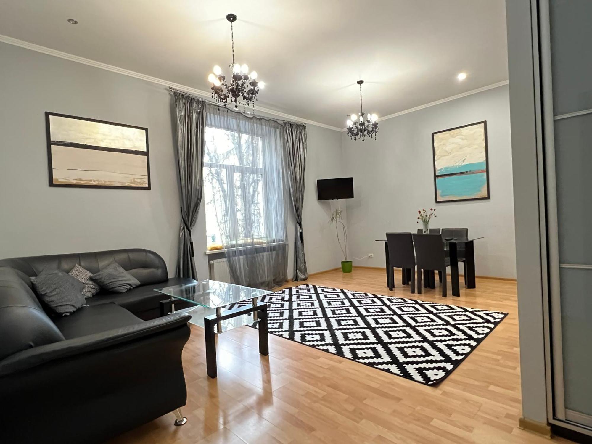 Apartments On Skoryka Str Λβιβ Εξωτερικό φωτογραφία