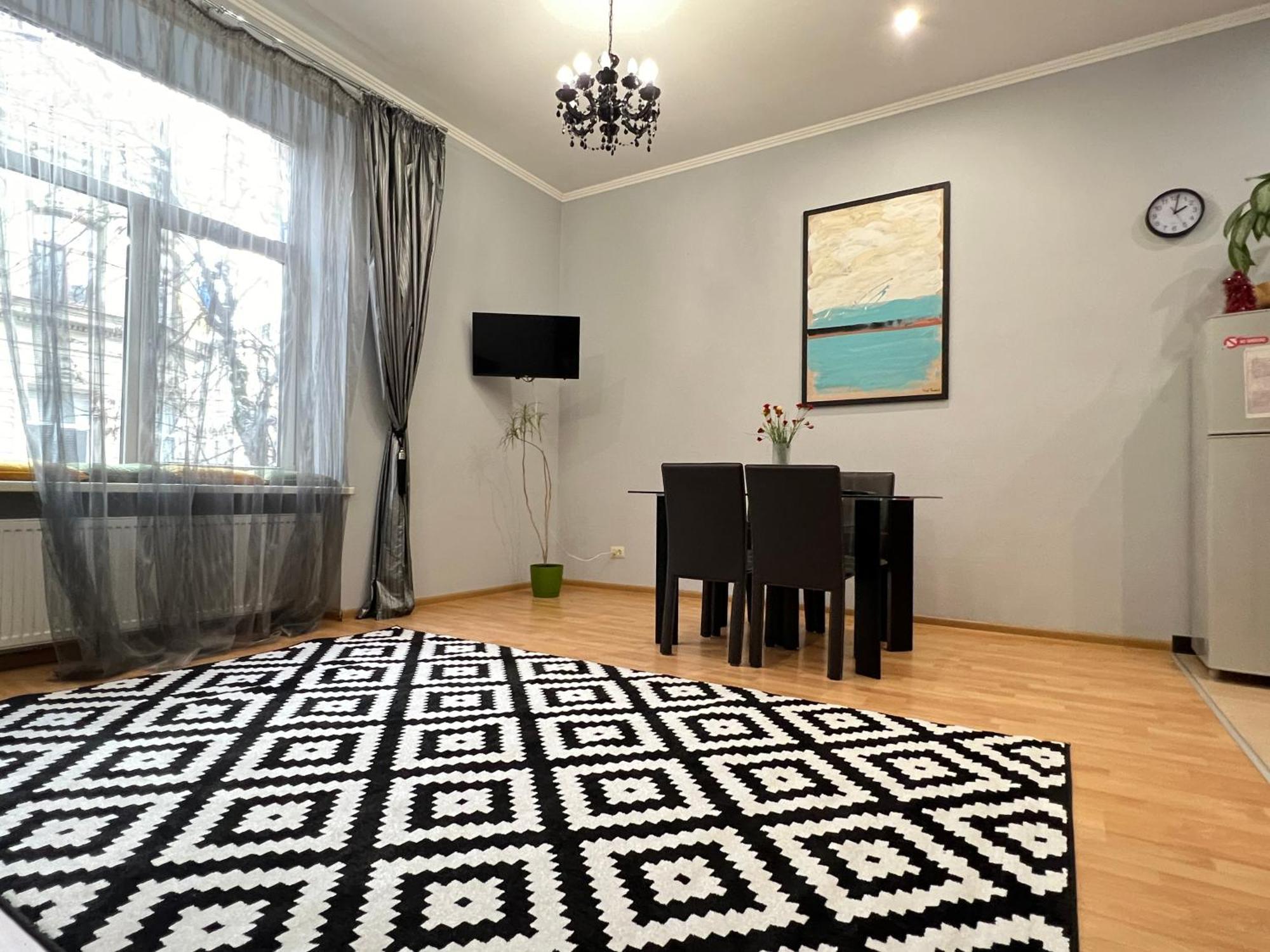 Apartments On Skoryka Str Λβιβ Εξωτερικό φωτογραφία